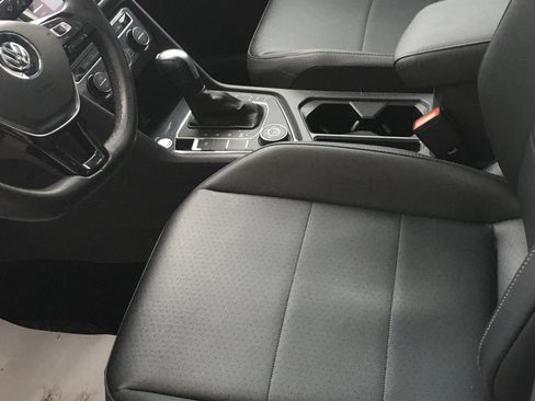 Used 2020 Volkswagen Tiguan SEL AWD/4WD image 9