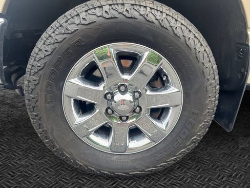 Used 2013 Ford F150 XLT w/ XLT Chrome Pkg AWD/4WD image 11