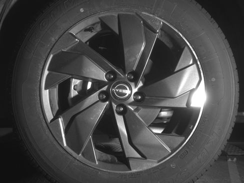 Used 2025 Nissan Rogue SV image 12