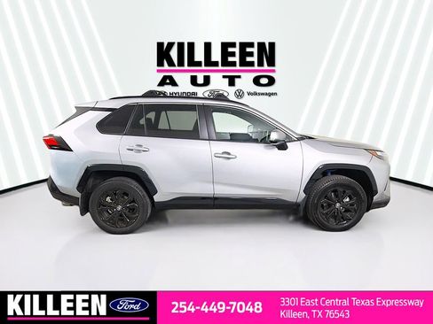 Used 2023 Toyota RAV4 SE AWD/4WD image 9