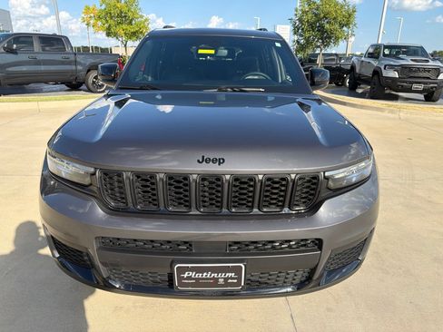 Used 2024 Jeep Grand Cherokee L Laredo AWD/4WD image 8