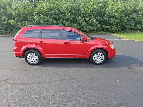 Used 2019 Dodge Journey SE image 8