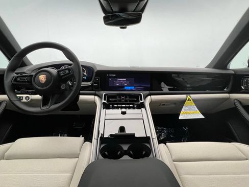 Used 2026 Porsche Panamera RWD image 6