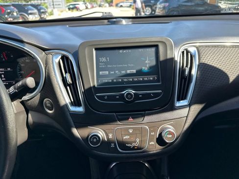 Used 2017 Chevrolet Malibu LT FWD image 28