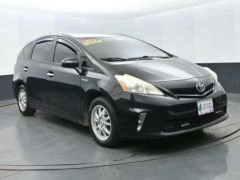 Used 2012 Toyota Prius V Three w/ Preferred Accessory Pkg FWD image 2