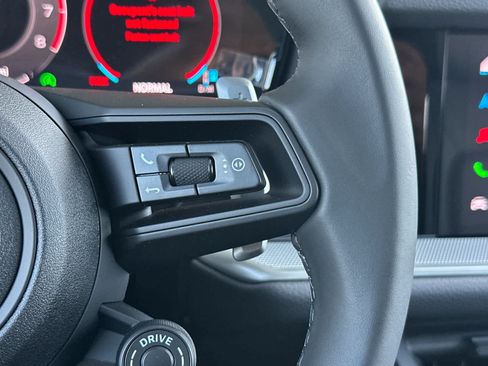Certified 2025 Porsche Cayenne Coupe AWD/4WD image 29