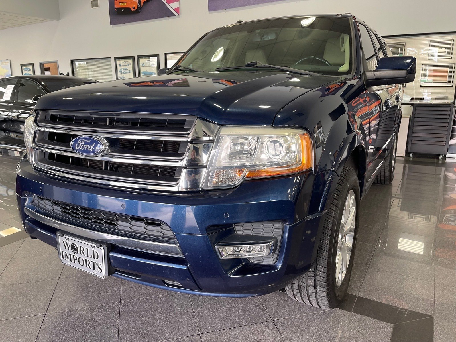 Used 2017 Ford Expedition Limited w/ Equipment Group 301A RWD image 11