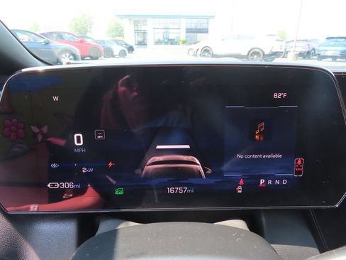 Certified 2025 Chevrolet Equinox EV RS w/ Convenience Package II AWD/4WD image 17