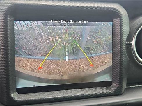 Used 2022 Jeep Wrangler Unlimited Sahara image 8