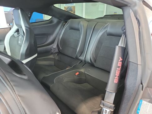 Used 2021 Ford Mustang Shelby GT500 w/ Technology Package RWD image 8
