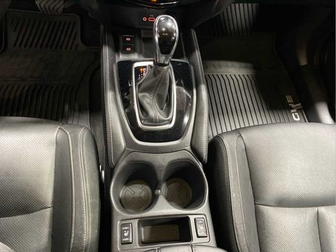 Certified 2018 Nissan Rogue SL w/ Premium Package image 18