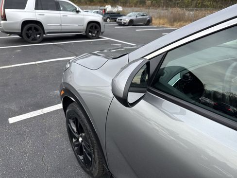 Used 2024 Buick Encore GX Sport Touring image 6