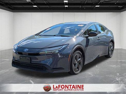 Certified 2025 Toyota Prius LE FWD image 1