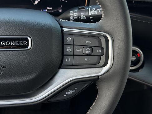 Used 2026 Jeep Grand Wagoneer Limited AWD/4WD image 19