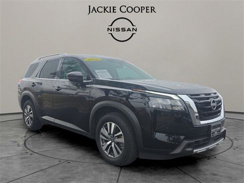 Certified 2025 Nissan Pathfinder SL image 7