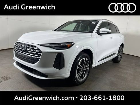 Certified 2025 Audi Q5 Premium w/ Convenience Package AWD/4WD image 3