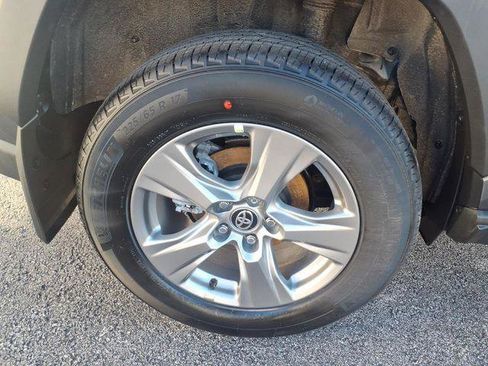 Certified 2025 Toyota RAV4 LE image 25