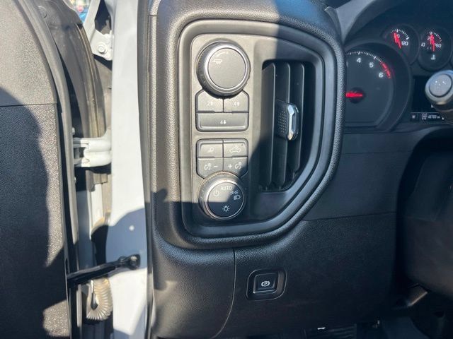 Used 2025 Chevrolet Silverado 2500 Custom w/ Custom Value Package AWD/4WD image 15