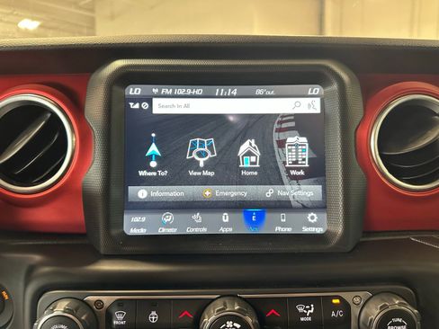 Used 2021 Jeep Wrangler Unlimited Rubicon w/ Xtreme Recon 35" Tire Package AWD/4WD image 30