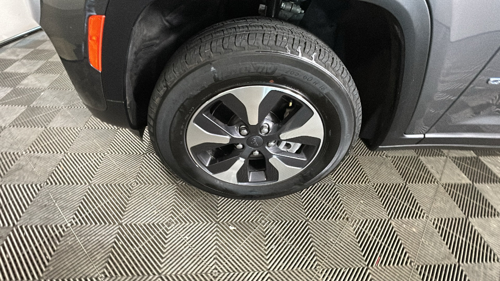 Used 2023 Jeep Grand Cherokee 4WD 4xe image 10