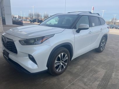 Used 2025 Toyota Highlander XLE