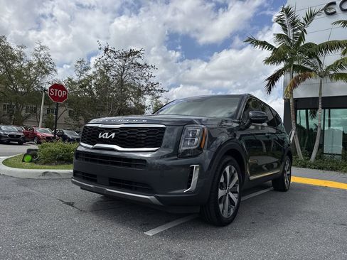 Used 2022 Kia Telluride EX w/ EX Premium Package image 32