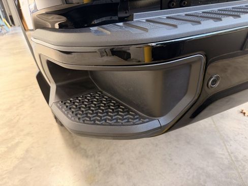 Used 2024 GMC Sierra 2500 AT4 w/ AT4 Premium Plus Package image 11