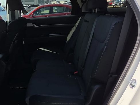 Used 2025 Hyundai Palisade SE FWD image 8