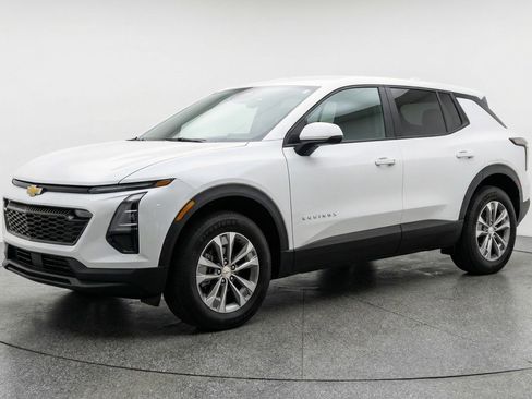 Used 2025 Chevrolet Equinox LT FWD image 3