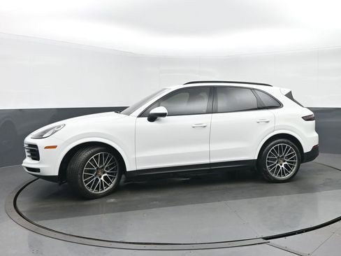 Used 2023 Porsche Cayenne Platinum Edition AWD/4WD image 6