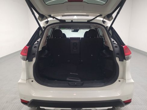 Used 2020 Nissan Rogue SV AWD/4WD image 29