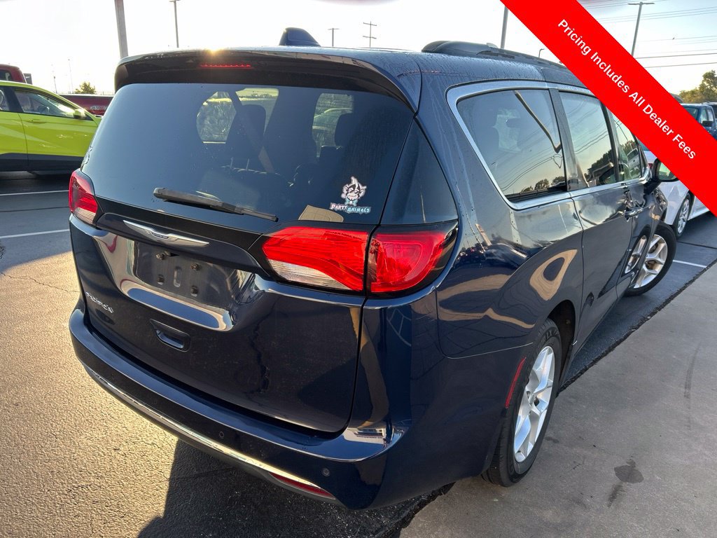 Used 2018 Chrysler Pacifica Touring Plus w/ Tire & Wheel Group FWD image 6