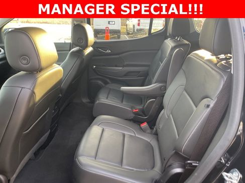 Certified 2023 GMC Acadia SLT image 15