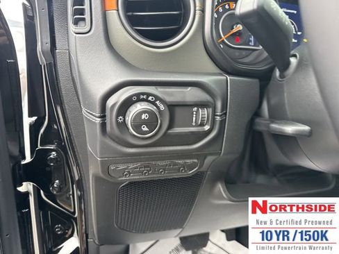 New 2025 Jeep Gladiator Mojave image 17