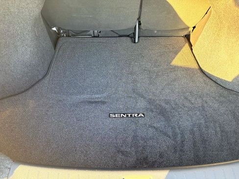 Used 2013 Nissan Sentra SR w/ Premium Pkg FWD image 23