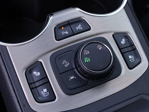 Used 2024 GMC Terrain Denali w/ Denali Premium Package AWD/4WD image 21