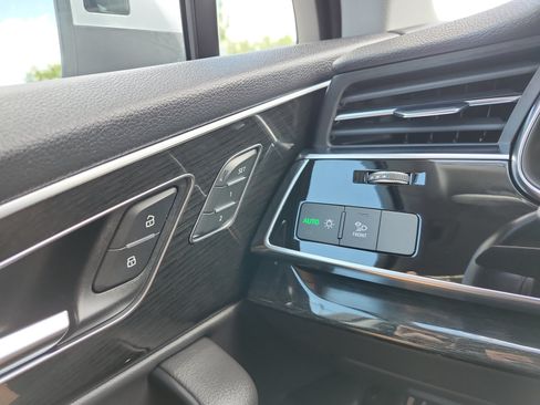 Used 2022 Audi Q7 2.0T Premium AWD/4WD image 25