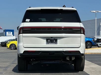 New 2027 Lincoln Navigator L Reserve w/ Jet Appearance Package