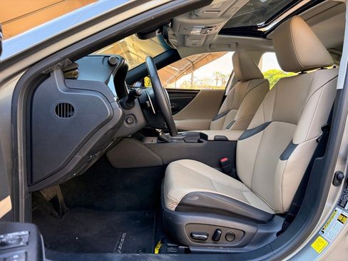 Used 2021 Lexus ES 350 w/ Premium Package image 12