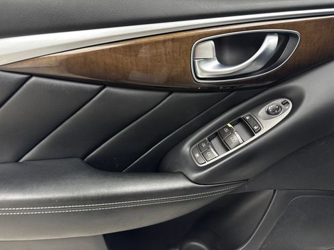 Used 2018 INFINITI Q50 Luxe w/ Essential Package (3.0T Luxe) AWD/4WD image 34