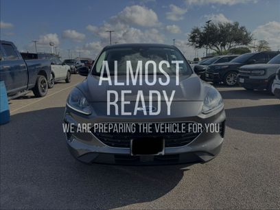 Used 2021 Ford Escape SE w/ SE Sport Appearance Package