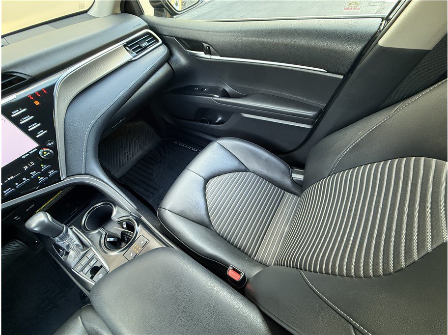 Used 2018 Toyota Camry SE w/ Audio Package FWD image 9
