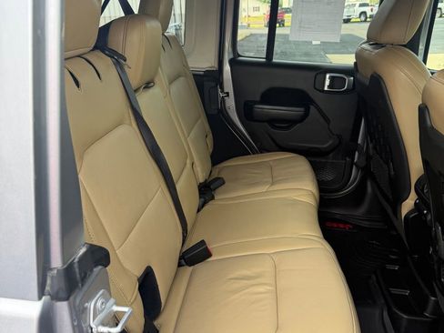 Used 2018 Jeep Wrangler Unlimited Rubicon AWD/4WD image 29