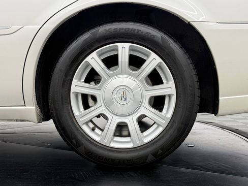 Used 2011 Cadillac DTS image 12