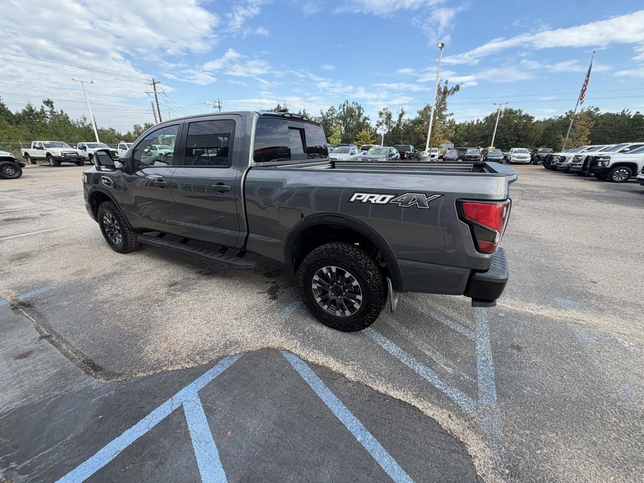 Used 2023 Nissan Titan PRO-4X w/ Pro-4x Convenience Package AWD/4WD image 5
