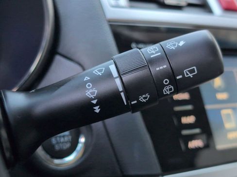 Used 2017 Subaru Outback 3.6R Limited image 27