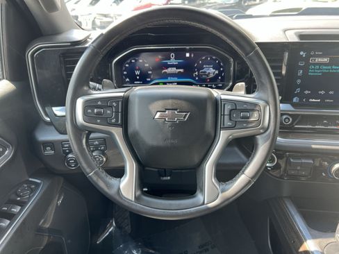 Used 2022 Chevrolet Silverado 1500 LT Trail Boss w/ Convenience Package II AWD/4WD image 16