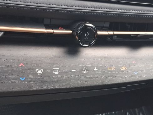 Certified 2023 Nissan Ariya AWD image 17