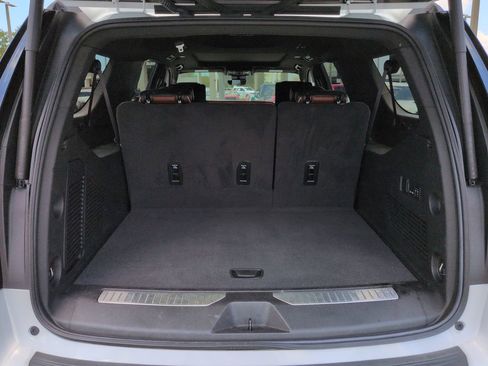 Used 2024 GMC Yukon XL Denali Ultimate AWD/4WD image 13