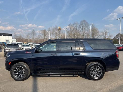 Used 2023 Chevrolet Suburban Z71 w/ Luxury Package AWD/4WD image 2